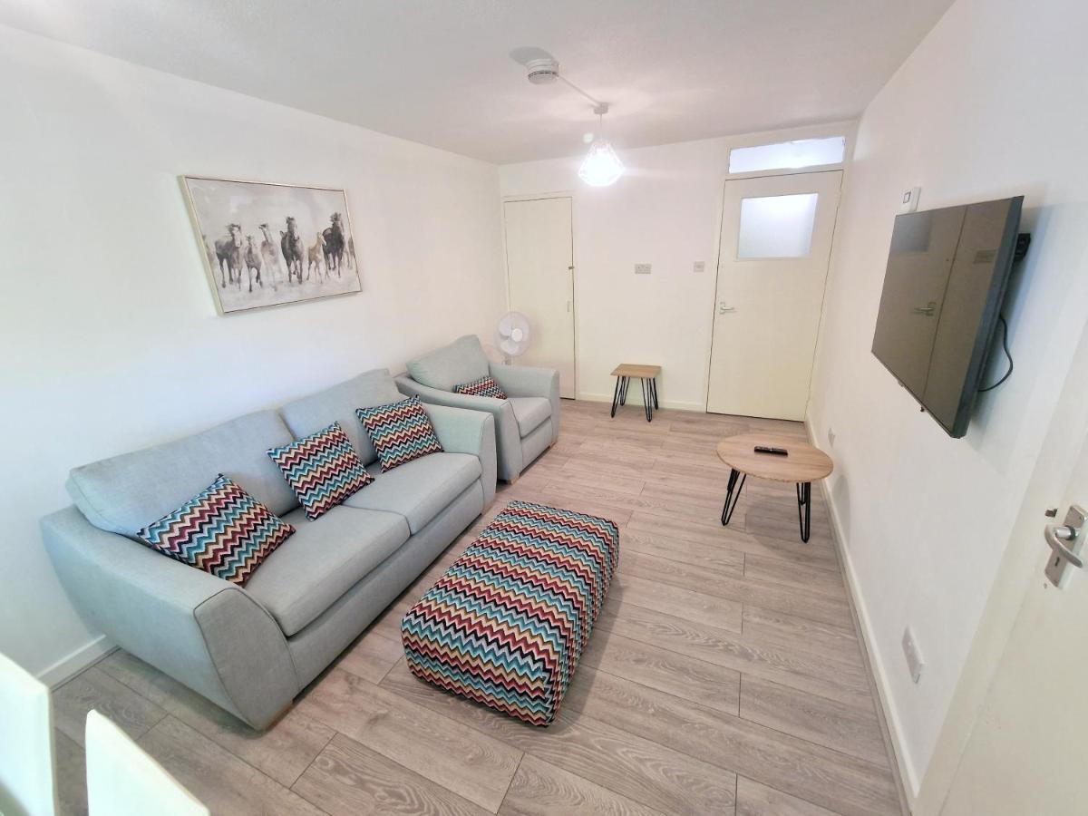 Flat In Battersea, 5 Minutes From Clapham Junction Station Apartamento Londres Exterior foto